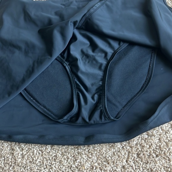 Assets by Spanx Swim Skirt Size M - Picture 5 of 7